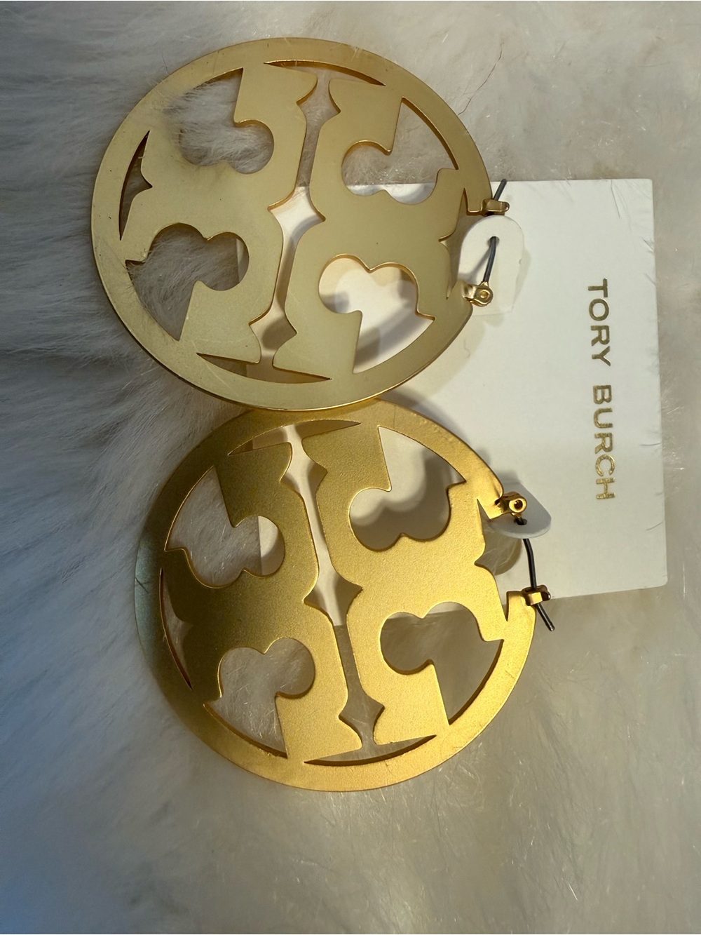 Tory Burch Matte Gold Logo Cutout Disc Earrings - Picture 3 of 3